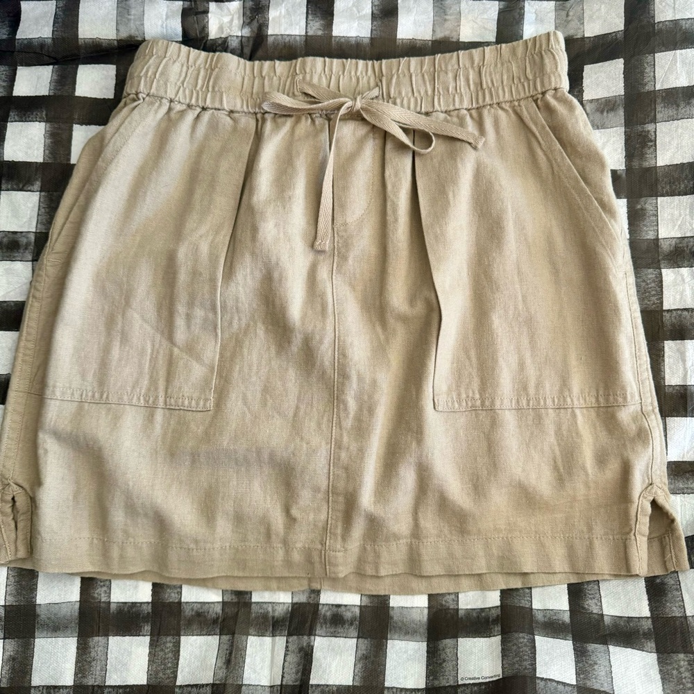 OLD NAVY SKIRT SIZE XS NEVER WORN